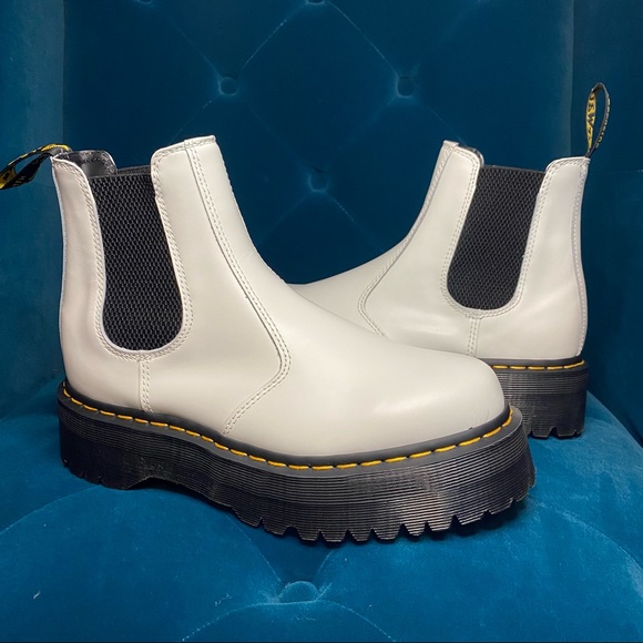 NIB Doc Martens white smooth leather platform 2976 quad chelsea boot - Picture 9 of 14